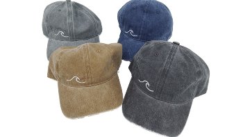 Cap mit gestickter Welle
